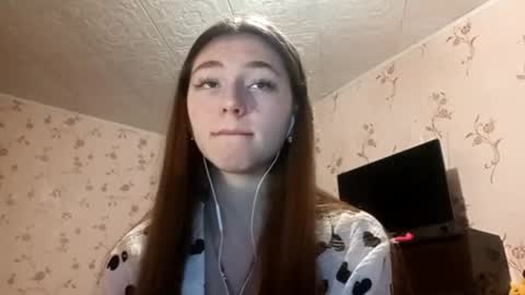 Sophie online show from 09-18-25, 01:35