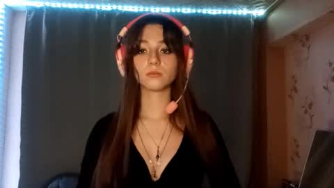 Sophie online show from 10-10-25, 04:17