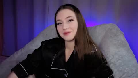 Snapshot of savannasotos chatting on 04-28-26, 06:24 Sophie online show from 04-28-26, 06:24