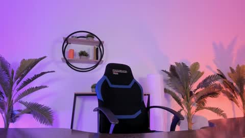 Snapshot of save_the_qween chatting on 01-10-25, 08:40 save the qween online show from 01-10-25, 08:40