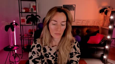 Snapshot of save_the_qween chatting on 01-23-25, 05:56 save the qween online show from 01-23-25, 05:56