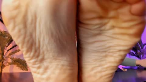 Snapshot of save_the_qween chatting on 01-30-25, 01:21 save the qween online show from 01-30-25, 01:21