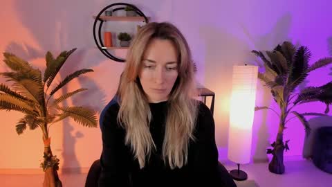 Snapshot of save_the_qween chatting on 01-31-25, 06:57 save the qween online show from 01-31-25, 06:57