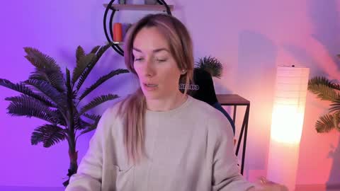 Snapshot of save_the_qween chatting on 02-07-25, 05:20 save the qween online show from 02-07-25, 05:20