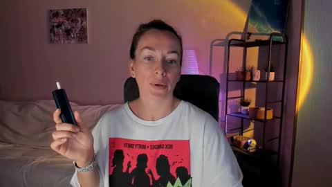 Snapshot of save_the_qween chatting on 09-09-25, 08:58 save the qween online show from 09-09-25, 08:58