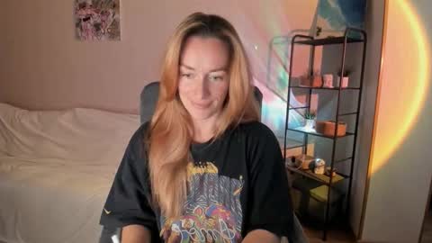 Snapshot of save_the_qween chatting on 10-03-25, 12:13 save the qween online show from 10-03-25, 12:13