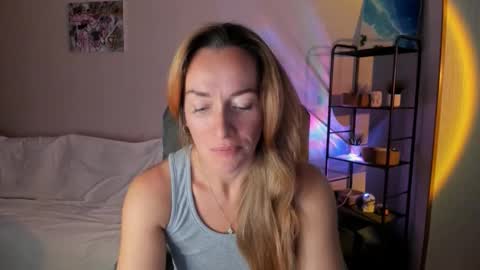 Snapshot of save_the_qween chatting on 10-05-25, 11:19 save the qween online show from 10-05-25, 11:19