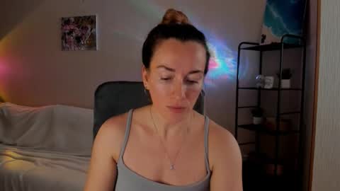 Snapshot of save_the_qween chatting on 11-20-25, 06:24 save the qween online show from 11-20-25, 06:24