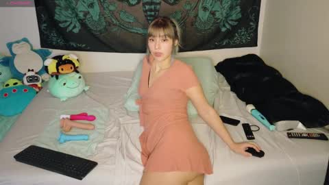 Snapshot of savethebea chatting on 01-06-25, 03:29 Bea online show from 01-06-25, 03:29