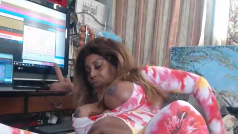 Snapshot of savonsex chatting on 04-12-26, 03:44 savonsex online show from 04-12-26, 03:44