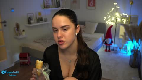 Naomi online show from 01-04-25, 07:23