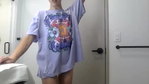 Snapshot of savvysavage6973 chatting on 12-16-25, 07:13 SavvySavage online show from 12-16-25, 07:13