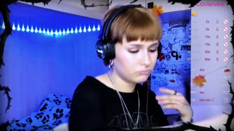 pronoun she. name Mary. age 21. online show from 12-16-24, 02:15