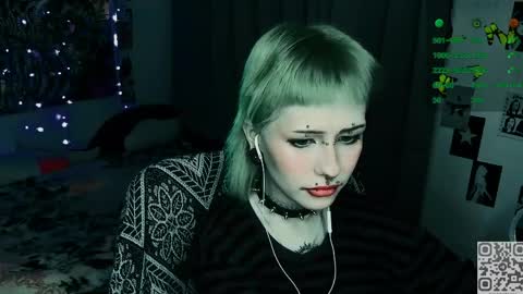 pronoun she. name Mary. age 21. online show from 03-30-26, 11:17