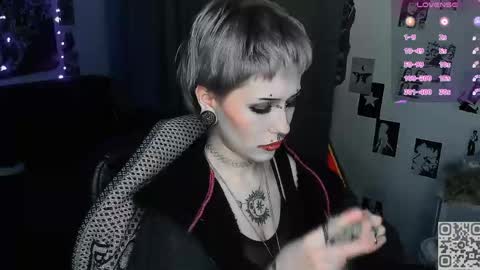 pronoun she. name Mary. age 21. online show from 04-14-26, 07:53