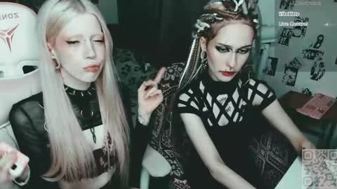 pronoun she. name Mary. age 21. online show from 06-07-26, 04:55