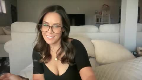 Good Girls Say Please...and Thank You online show from 12-15-25, 07:07