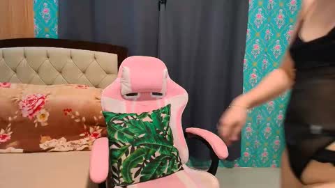 scarlett. online show from 09-10-25, 01:27