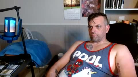 Snapshot of scarecrow2wm chatting on 06-18-26, 02:21 Kent Clark online show from 06-18-26, 02:21