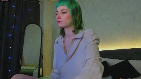 Emmy online show from 04-05-26, 01:03