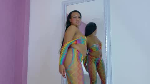 Snapshot of scarleett_fox_ chatting on 01-06-26, 05:22 Scartlett online show from 01-06-26, 05:22