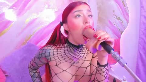Snapshot of scarleett_jones chatting on 05-27-26, 10:18 scarleett jones online show from 05-27-26, 10:18