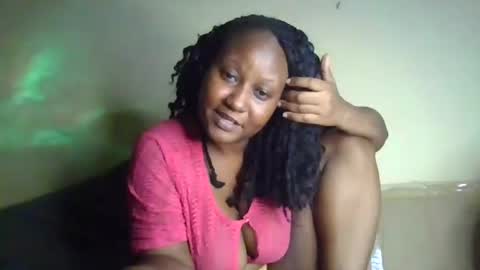 scarlet_25142359 online show from 10-22-25, 12:11