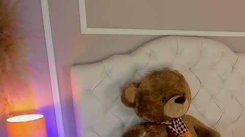 Snapshot of scarlet__hill chatting on 12-29-24, 07:00 scarlet hill online show from 12-29-24, 07:00