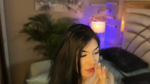 Snapshot of scarlet__hill chatting on 01-17-25, 06:57 scarlet hill online show from 01-17-25, 06:57