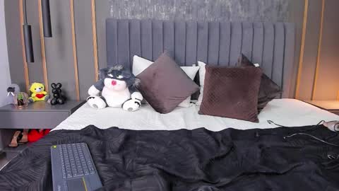 Snapshot of scarlet_evans1 chatting on 11-13-25, 01:54 Maria online show from 11-13-25, 01:54