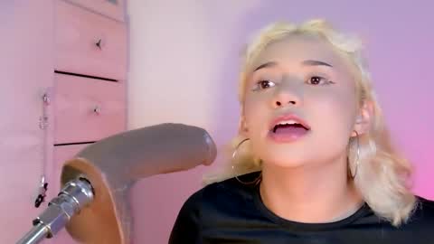 scarlet_gold online show from 04-08-26, 01:27