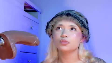 Snapshot of scarlet_gold chatting on 04-21-26, 02:51 scarlet_gold online show from 04-21-26, 02:51