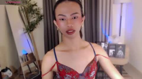 Scarlet online show from 06-18-26, 11:03