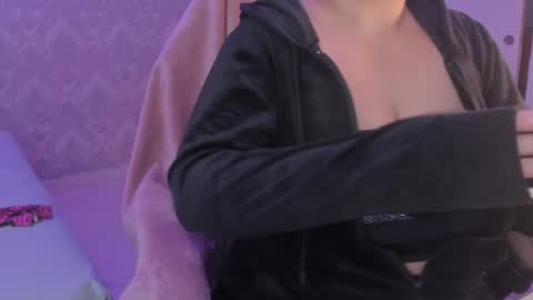 Snapshot of scarlet_miller_1 chatting on 10-07-25, 12:02 Celeste online show from 10-07-25, 12:02