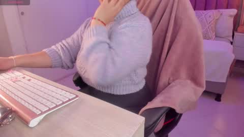 Snapshot of scarlet_miller_1 chatting on 10-10-25, 11:53 Celeste online show from 10-10-25, 11:53