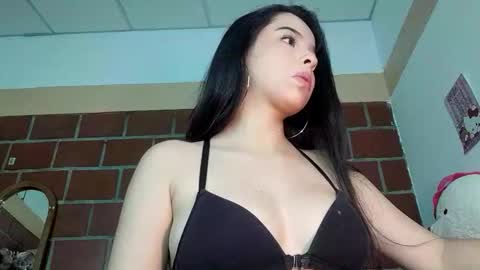 scarlet_muse18 online show from 05-02-26, 03:39