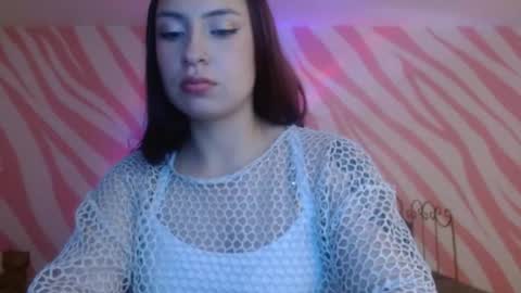 Snapshot of scarlet_queen4 chatting on 02-18-26, 01:18 Kimberly online show from 02-18-26, 01:18