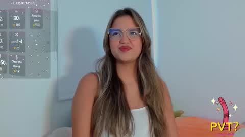 Snapshot of scarlet_rose__ chatting on 11-06-25, 09:15 Scarlet online show from 11-06-25, 09:15