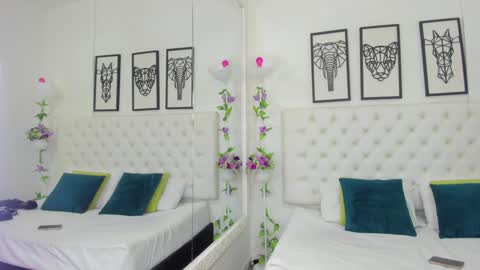 Snapshot of scarlet_stan22 chatting on 01-11-25, 11:12 Isa online show from 01-11-25, 11:12