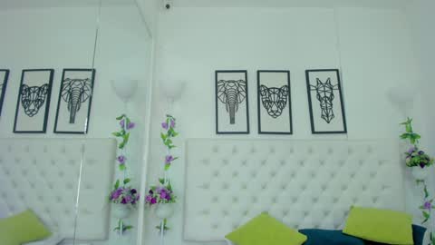 Snapshot of scarlet_stan22 chatting on 01-17-25, 10:44 Isa online show from 01-17-25, 10:44