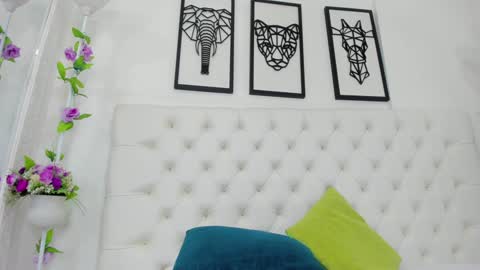 Snapshot of scarlet_stan22 chatting on 01-25-25, 05:08 Isa online show from 01-25-25, 05:08