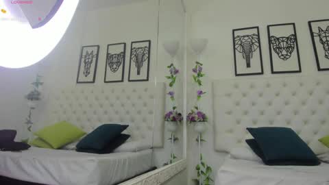 Snapshot of scarlet_stan22 chatting on 01-28-25, 10:56 Isa online show from 01-28-25, 10:56