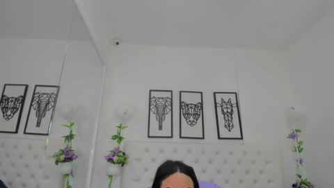 Snapshot of scarlet_stan22 chatting on 02-05-25, 10:51 Isa online show from 02-05-25, 10:51