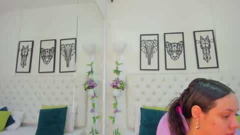 Snapshot of scarlet_stan22 chatting on 02-25-25, 10:58 Isa online show from 02-25-25, 10:58