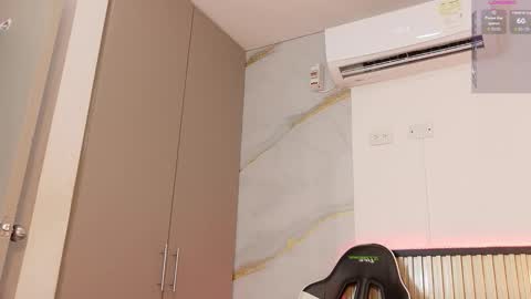 scarlet_vixen_ online show from 02-18-26, 12:01