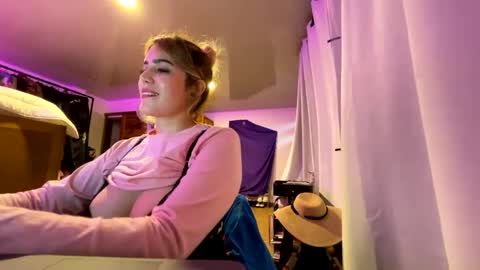 scarlet whisper online show from 09-26-25, 10:47