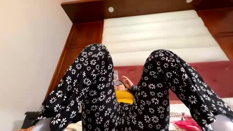 scarlet whisper online show from 03-09-26, 10:25