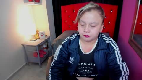 ScarletBigTitties online show from 04-22-26, 11:45