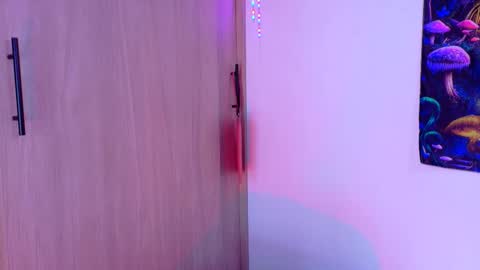 Scarlet online show from 10-27-25, 01:59