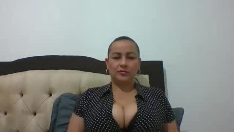 scarletglow1 online show from 11-09-25, 02:10